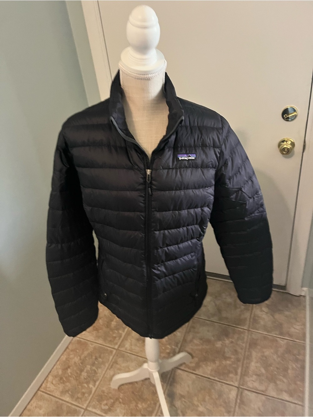 Patagonia Women’s Large Black Down Puffer Jacket Lightweight Full Zip